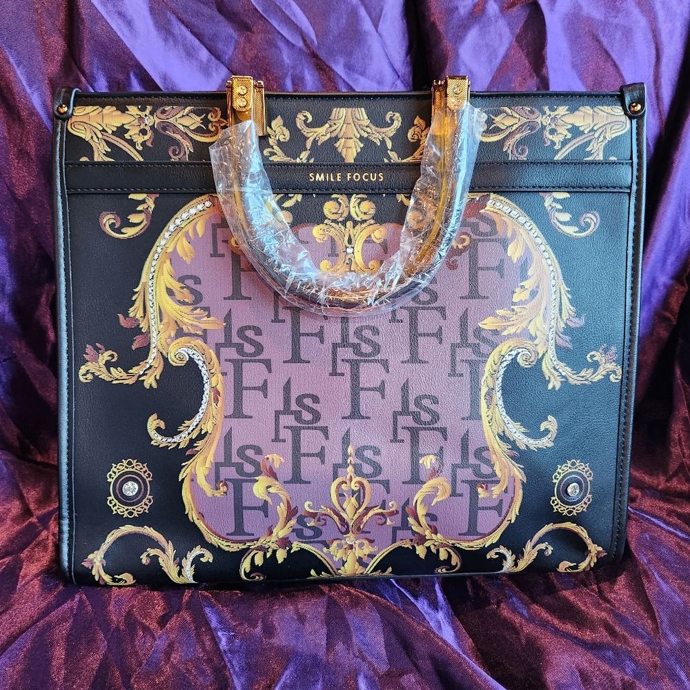 Smile Focus Tote with Gold Filigree and Purple design